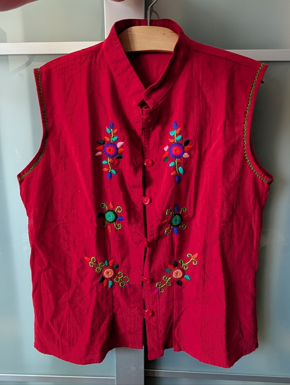 Lovely Red Embroidered Sleeveless Tank Top - Picture 9 of 11